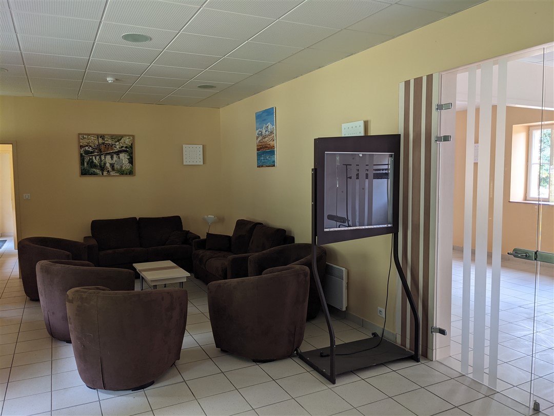 Salle accueil bodhitreehouse